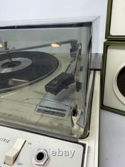 Vintage General Electric (GE) P350j Stereophonic Portable Record Player With Speak