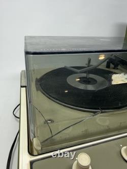 Vintage General Electric (GE) P350j Stereophonic Portable Record Player With Speak