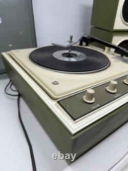 Vintage General Electric (GE) P350j Stereophonic Portable Record Player With Speak