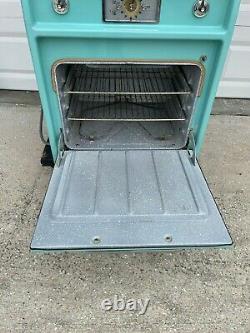 Vintage General Electric (GE) Wall Oven circa 1957 Turquoise