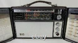 Vintage General Electric GE World Monitor Radio P2900A FM AM Shortwave Exc Cond