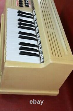 Vintage General Electric GE Youth Electronics Toy Chord Organ Piano N3805 TESTED