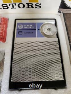 Vintage General Electric Ge Great Eight Transistor Radio/box/leather Case