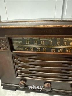 Vintage General Electric J62 (1941)(wood tube table radio) Read