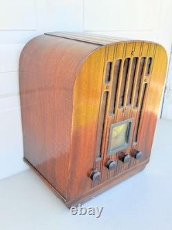 Vintage General Electric M-51 Tombstone Radio