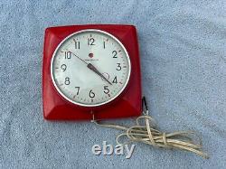 Vintage General Electric Mid Century Modern Red Kitchen Wall Clock 2H20 Works