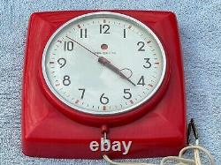 Vintage General Electric Mid Century Modern Red Kitchen Wall Clock 2H20 Works