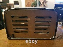 Vintage General Electric Model 107 Bakelite Tube Radio