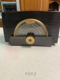 Vintage General Electric Model 408 Radio, Works Good