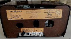 Vintage General Electric Model 505 Tube Alarm Clock Radio Brown- UNTESTED- READ