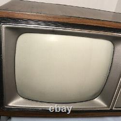 Vintage General Electric Performance Television Portable Wood Grain 1983 tested