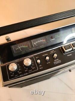 Vintage General Electric Portable AM/FM Cassette BOOMBOX Model 3-5255A