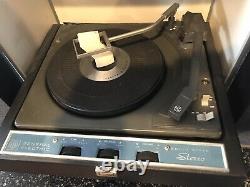 Vintage General Electric Portable Solid State Stereo Record Player T265H works