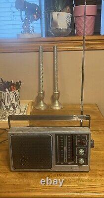 Vintage General Electric Radio Model 7-2857A Plug In or Batteries Tested Working