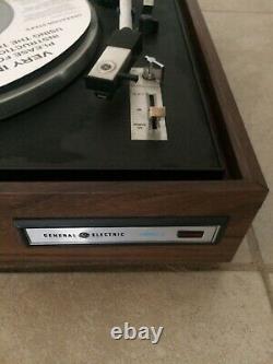 Vintage General Electric Stereo Record Player Turntable RD704