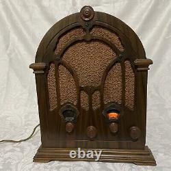 Vintage General Electric Superheterodyne Cathedral RCA Tube Radio Powers up