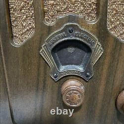 Vintage General Electric Superheterodyne Cathedral RCA Tube Radio Powers up