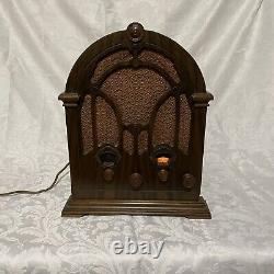 Vintage General Electric Superheterodyne Cathedral RCA Tube Radio Powers up