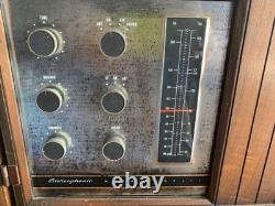 Vintage General Electric T-1000B Radio AM/FM Phono removable External Speakers