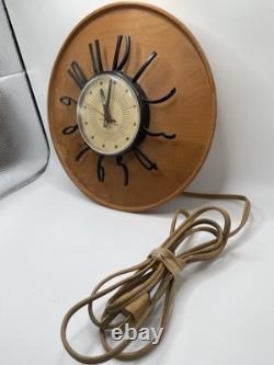 Vintage General Electric Telechron Wellwood Model 2H59 Midcentury Wall Clock
