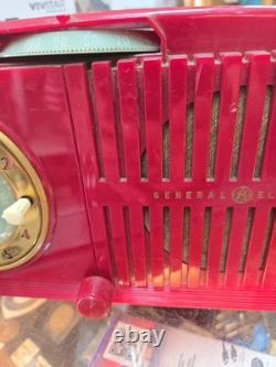 Vintage General Electric Transistor radio 517f Red GE 1950s, Works Well