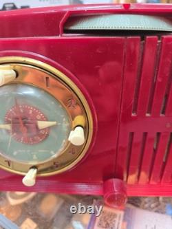 Vintage General Electric Transistor radio 517f Red GE 1950s, Works Well