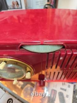 Vintage General Electric Transistor radio 517f Red GE 1950s, Works Well