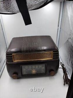 Vintage General Electric Tube Radio Model 202 Powers On