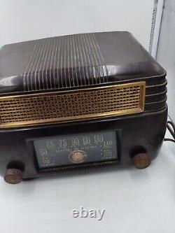 Vintage General Electric Tube Radio Model 202 Powers On