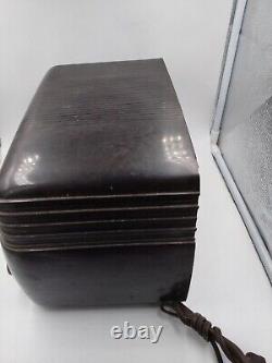 Vintage General Electric Tube Radio Model 202 Powers On