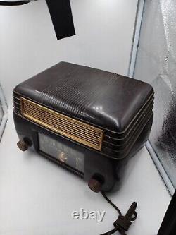 Vintage General Electric Tube Radio Model 202 Powers On