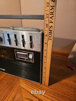 Vintage General Electric m8510 Tape Recorder AM / FM with Microphone