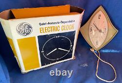 Vintage General Electric model 2159 Avocado Green Wall Clock Mid Century Modern