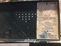 Vintage General Electric model 635 Portable Radio 4 tubes Radio- WORKS