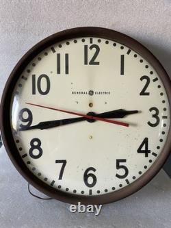 Vintage Large GE Red Eye Wall Clock General Electric 1H1615 17-1/2 Runs