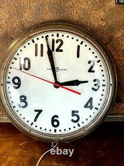 Vintage Large GENERAL ELECTRIC WALL CLOCK School Industrial Lighted w Glass Face