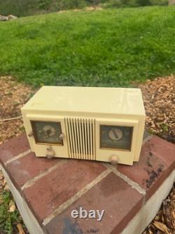 Vintage Mid-Century General Electric Alarm Clock Tube Radio -Works