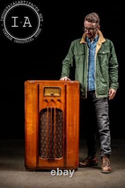 Vintage Model F-66 Console Radio by General Electric