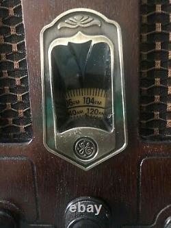 Vintage Radio Table-Cathedral- General Electric Serial 389437