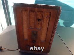 Vintage Radio Table General Electric A 63 need some repairs