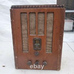 Vintage Radio Table General Electric A 63 sell as it need some repairs