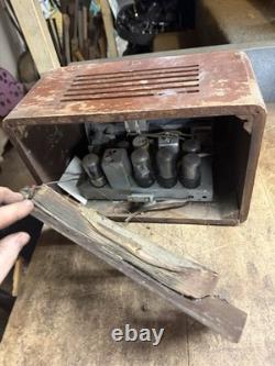 Vintage Rare 1940s General Electric Model L-652 Superheterodyne Tube Radio USA