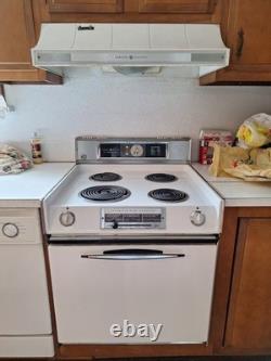 Vintage Rare 1960's General Electric Stove & HOODAutomatic Cleaning OvenWORKS