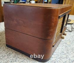 Vintage Rare Superheterodyne GE General Electric HJ612 Tube Radio Wood