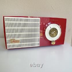 Vintage Red and White 1955 General Electric Model 471 AM Tube Radio Real Charmer