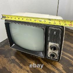 Vintage Television 1979 GE General Electric Performance Portable TV 12XB9104V