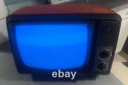 Vintage Television GE General Electric Performance Portable TV 12XB9104T Orange