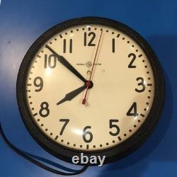Vintage WORKING General Electric 14.5 Inch School House Wall Clock Glass
