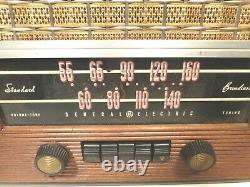 Vintage Working GE GENERAL ELECTRIC # 321 Mid Century Modern WOOD TABLE RADIO