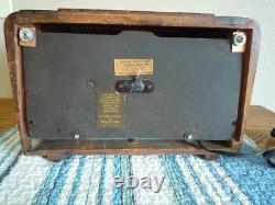 Vintage general electric tube radio